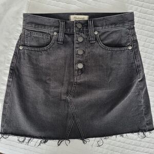 Madewell denim skirt in size 24
